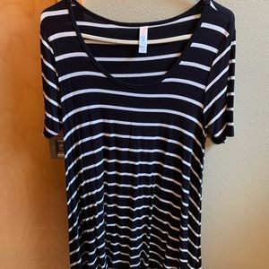 LuLaRoe Long Flowy Top